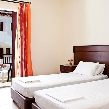 Laza Beach Inn Hotel Skála エクステリア 写真