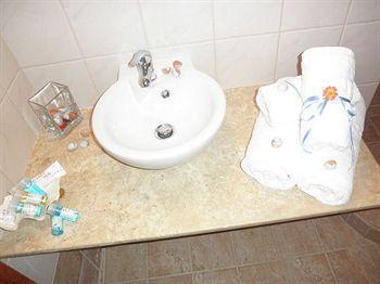 Laza Beach Inn Hotel Skála エクステリア 写真